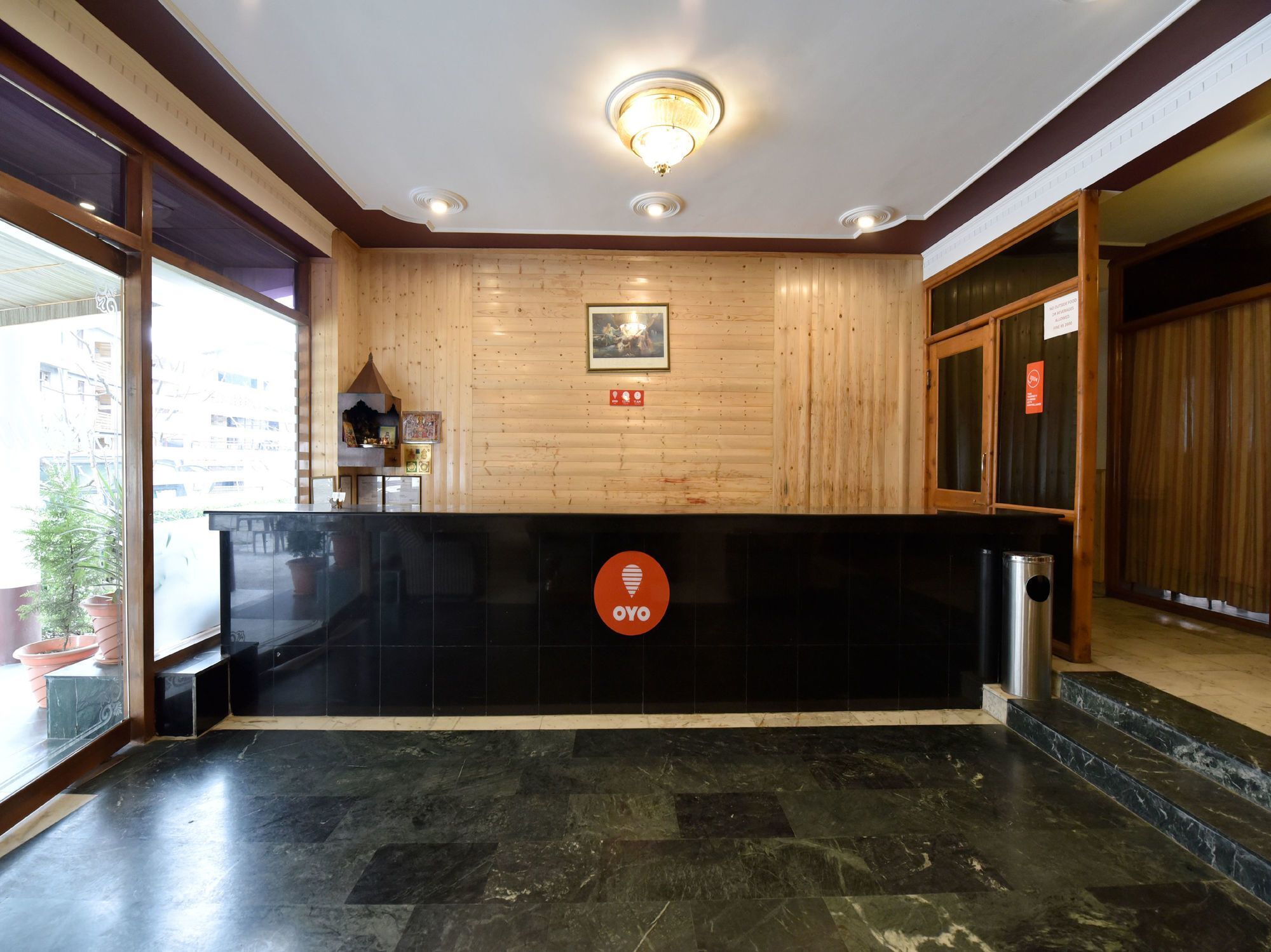 Oyo 12364 Nishita Hotel 3*